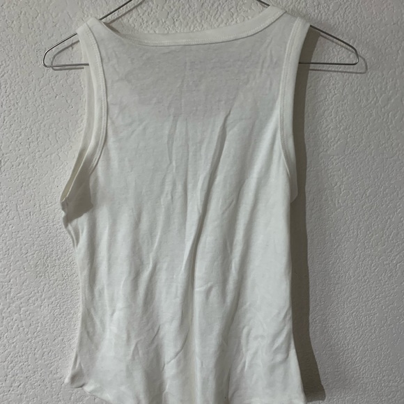 Multiple Tank Tops - Picture 2 of 9